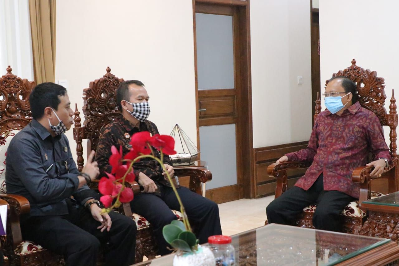 podiumnews.com-Koster Apresiasi Kanwil Kemenkumham Bentuk Pos Layanan Hukum Desa